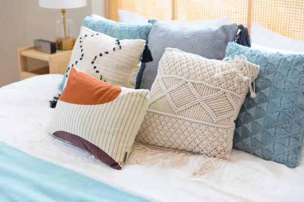 Different sizes and shapes pillow ideas